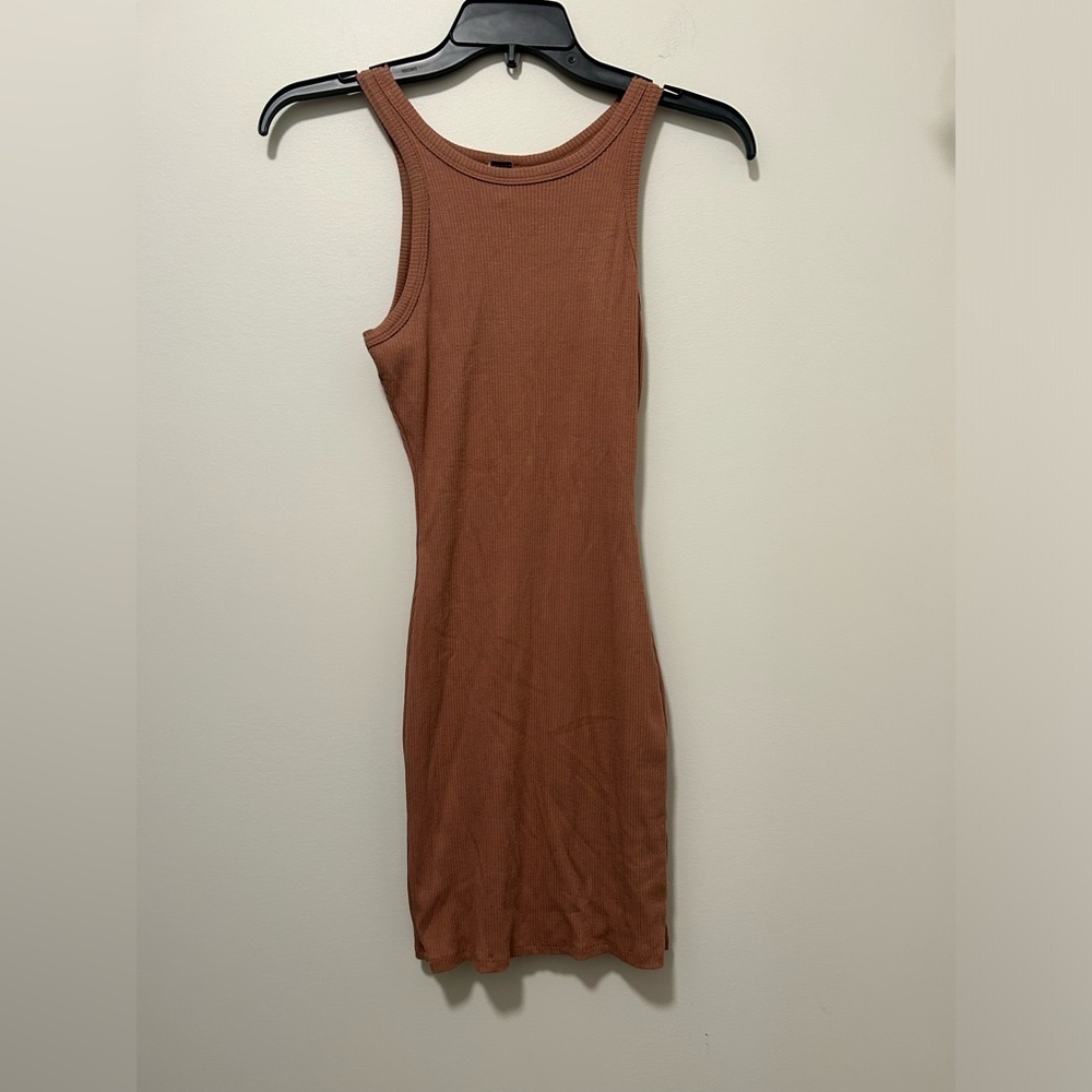 windsor small tan dress!